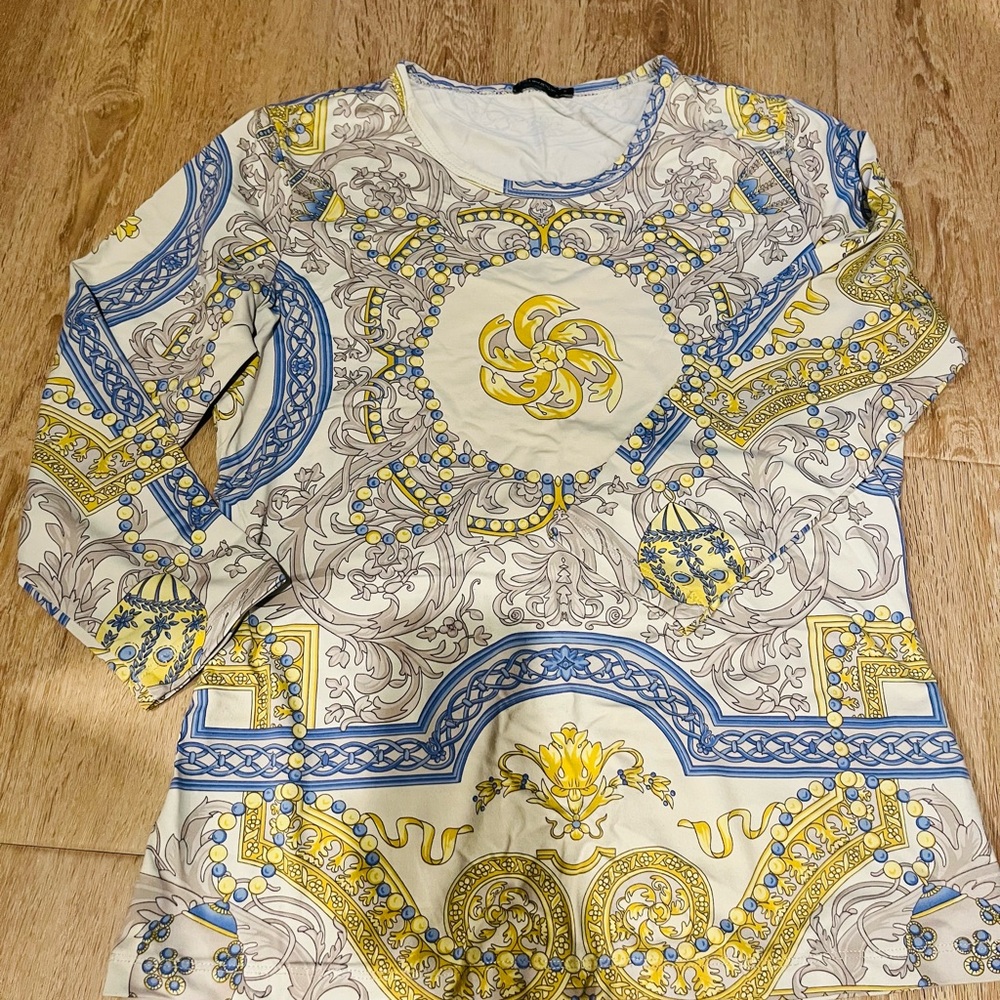 J. McLaughlin Blue and Yellow Baroque Long Sleeve Top
